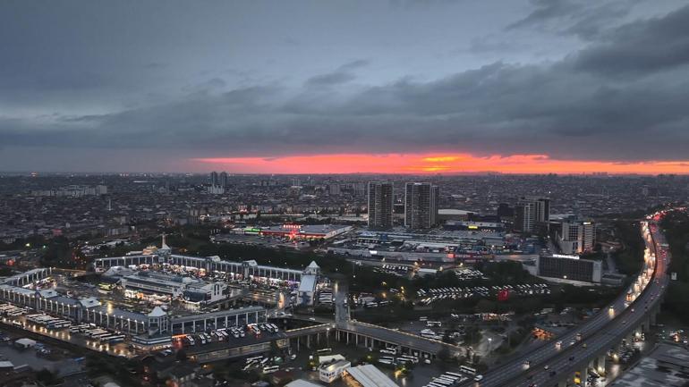 İstanbulda sağanak sonrası gün batımı görsel şölen oluşturdu