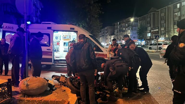 İki motosikletin çarpıştığı kazada 1 yaralı; o anlar kamerada