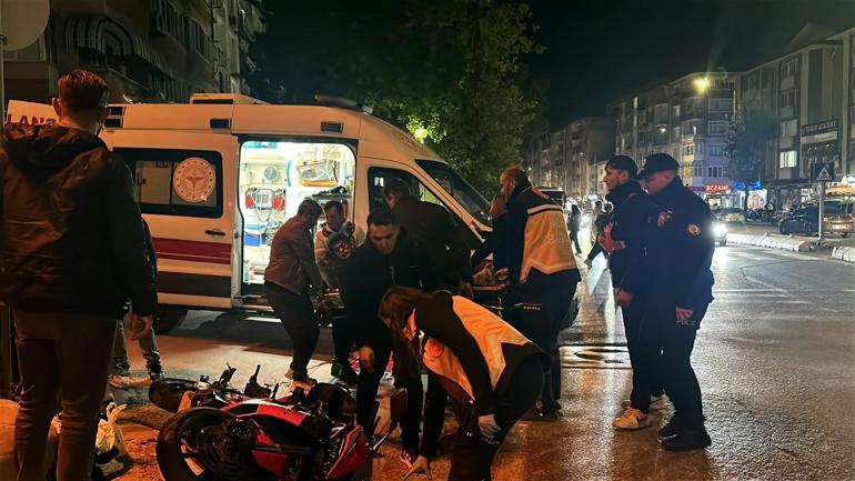 İki motosikletin çarpıştığı kazada 1 yaralı; o anlar kamerada