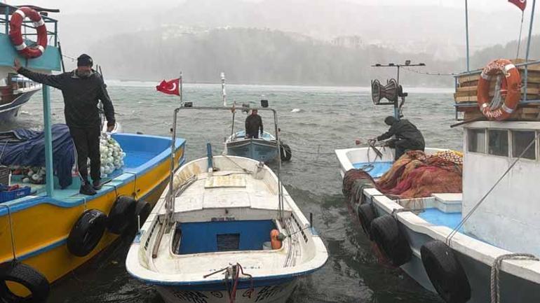 Amasrada fırtına; dalga boyu 6 metreye ulaştı