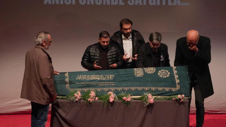 Soner Olgun için Harbiye Muhsin Ertuğrul Sahnesinde anma töreni yapıldı