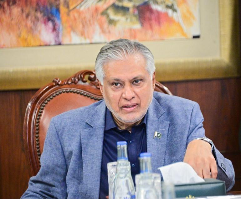 İran Dışişleri Bakanı Arakçi, Pakistanlı mevkidaşı Dar ile telefonda görüştü