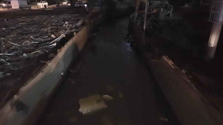 Ayazağada enkaz kaldırma çalışmaları sürüyor