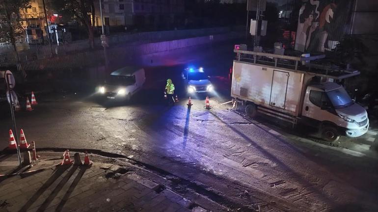 Ayazağada enkaz kaldırma çalışmaları sürüyor