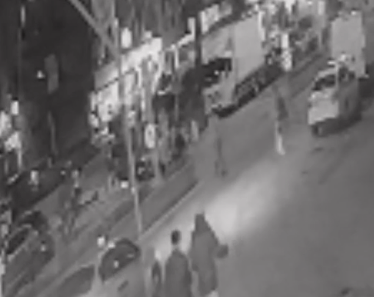 Esenlerde bıçaklı kavgada yaralanan 2 kişi hastaneye kaldırıldı