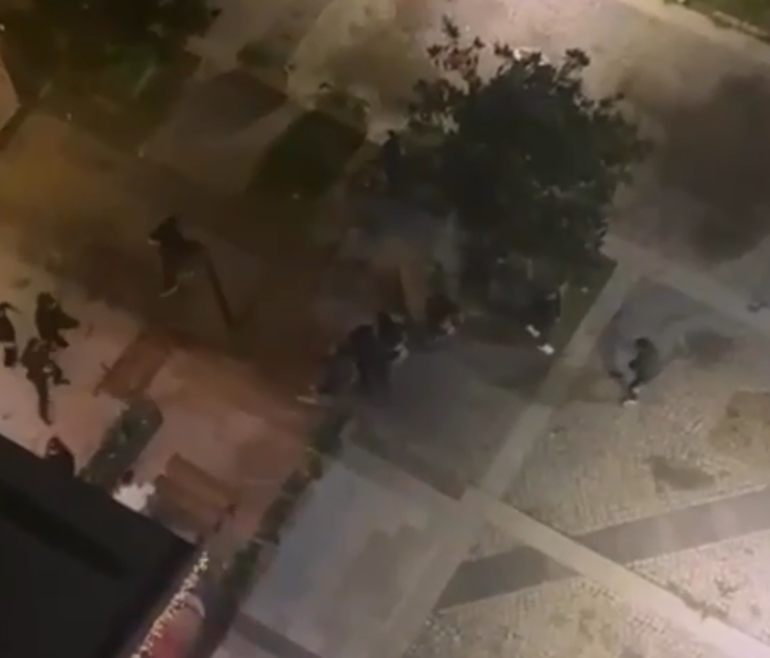 Esenlerde bıçaklı kavgada yaralanan 2 kişi hastaneye kaldırıldı
