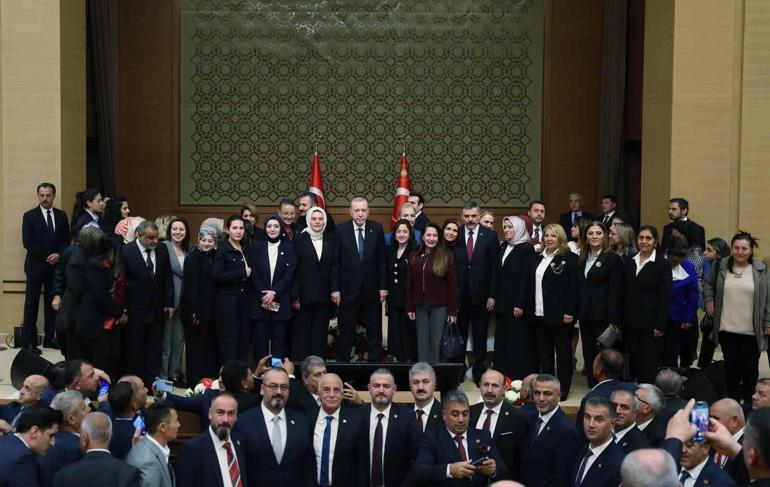 Cumhurbaşkanı Erdoğan: Bugün büyük bir mücadelenin tam göbeğindeyiz