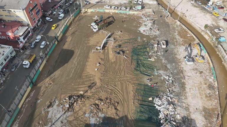 Sarıyer’de yıkılan Ayazağa Atatürk Stadı’nda çalışmalar havadan görüntülendi