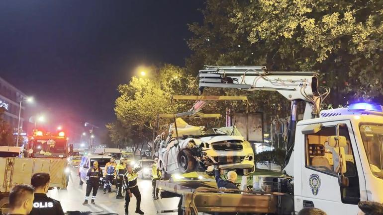 Beyoğlu’nda 5 aracın karıştığı zincirleme kaza kamerada; 3 yaralı: Sürücü 2.24 promil alkollü çıktı