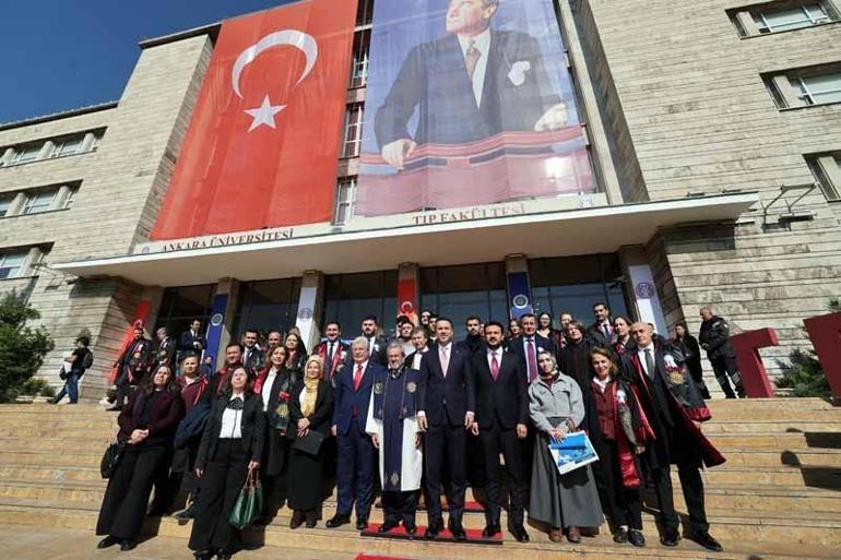 Bakan Bayraktar, Ankara Üniversitesi 2026-2027 akademik yılı açılış töreninde konuştu: Türkiyeyi enerjide gençlerle bağımsız kılacağız