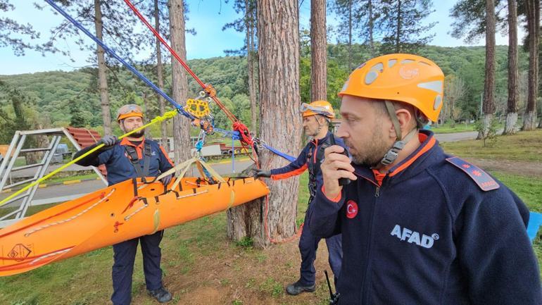 Zeynep bebeği kurtaran AFAD görevlisi Ergül: Paha biçilemez mutluluktu