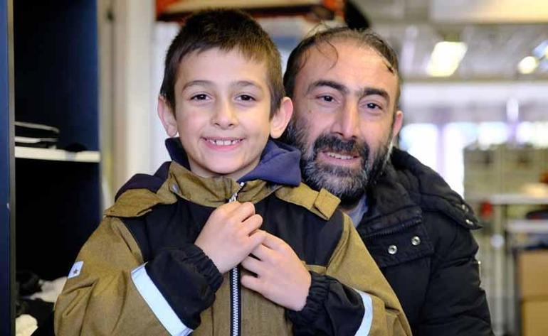 Gurbetçi baba, hayatını otizmli oğluna adadı