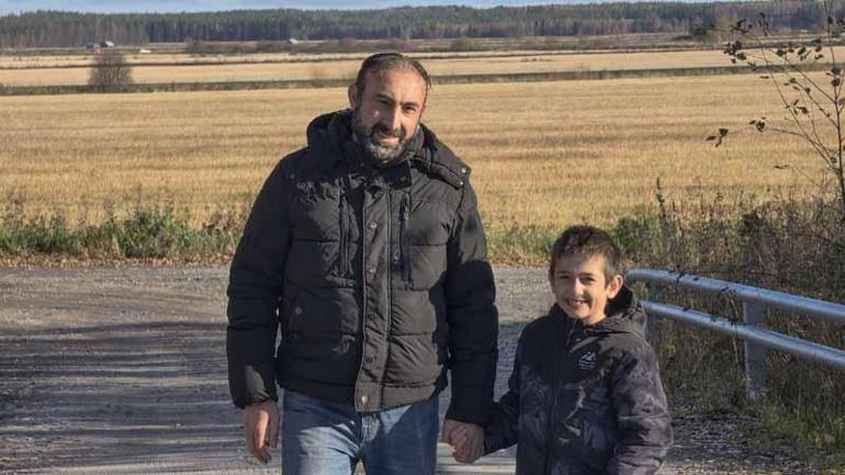 Gurbetçi baba, hayatını otizmli oğluna adadı