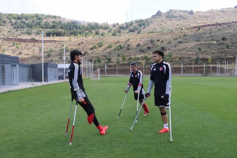 Ampute futbolla hayata tutundular