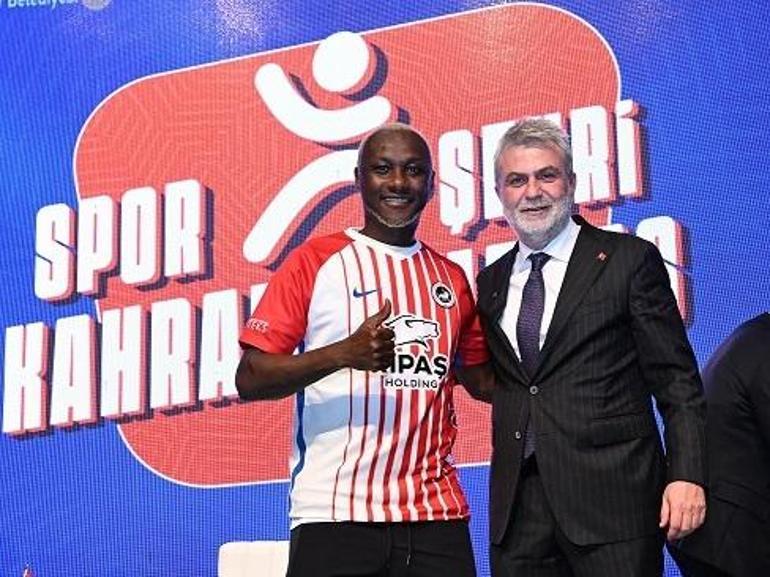 Türk futbolun efsane isimleri Kahramanmaraş’ta buluştu