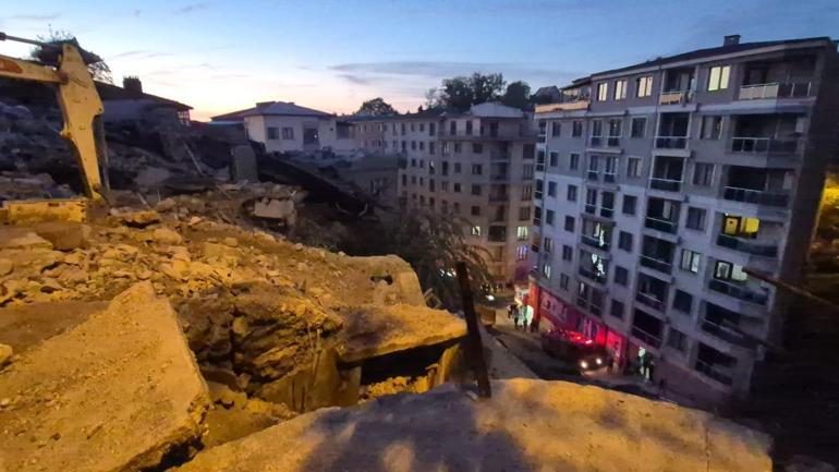 Zonguldak’ta 3 katlı bina çöktü; enkazda kalan 2 kişiden 1’i kurtarıldı