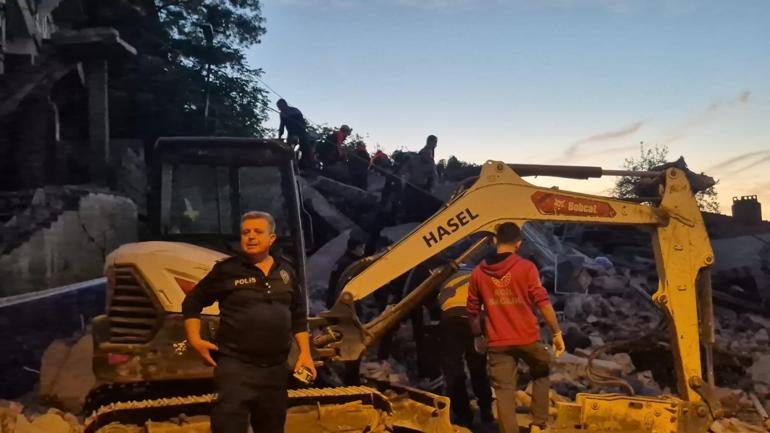 Zonguldak’ta 3 katlı bina çöktü; enkazda kalan 2 kişiden 1’i kurtarıldı