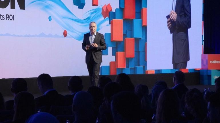 UiPath, yapay zeka ajanlarını ve çalışanları tek platformda buluşturdu
