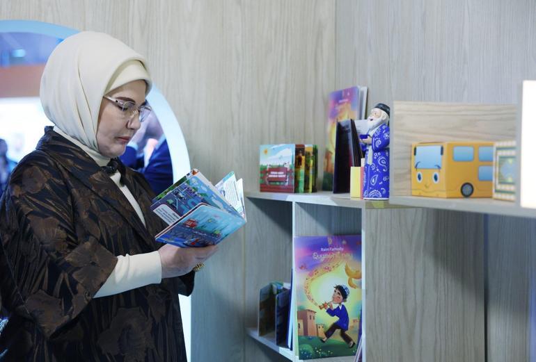 Emine Erdoğan, ‘Özbekistan’da Beşeri Sermayenin Geliştirilmesine Yönelik Reformlar’ konulu sergiyi ziyaret etti