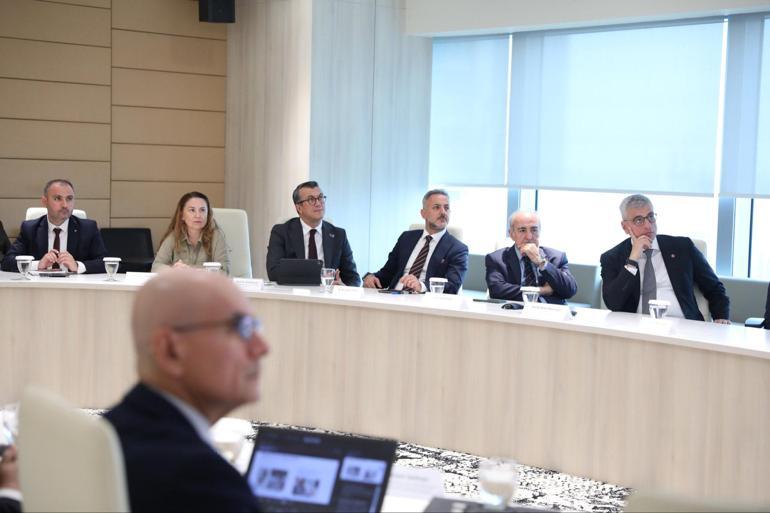 Bakan Memişoğlu, Singapur Ulusal Üniversite Hastanesini ziyaret etti
