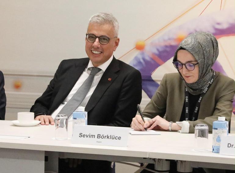 Sağlık Bakanı Kemal Memişoğlu Singapur’da resmi temaslarda bulundu