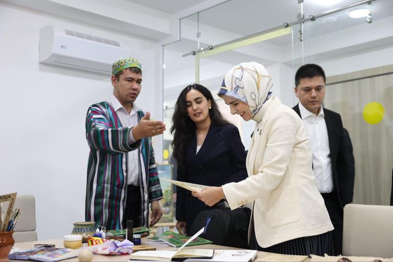 Bakan Göktaş, Özbekistan Aile ve Kadın Konseyi Başkan Yardımcısı Nurmatova ile görüştü