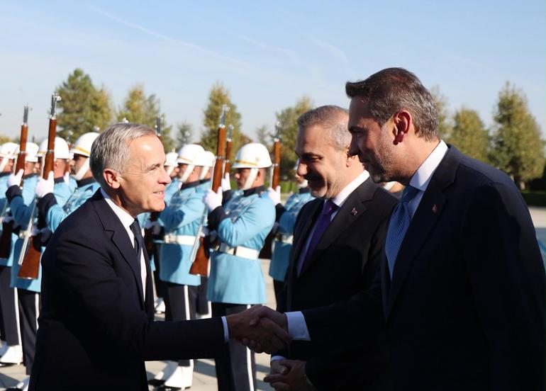 Bakan Bayraktar: Kanada ile enerji alanında ortak bildiri imzaladık