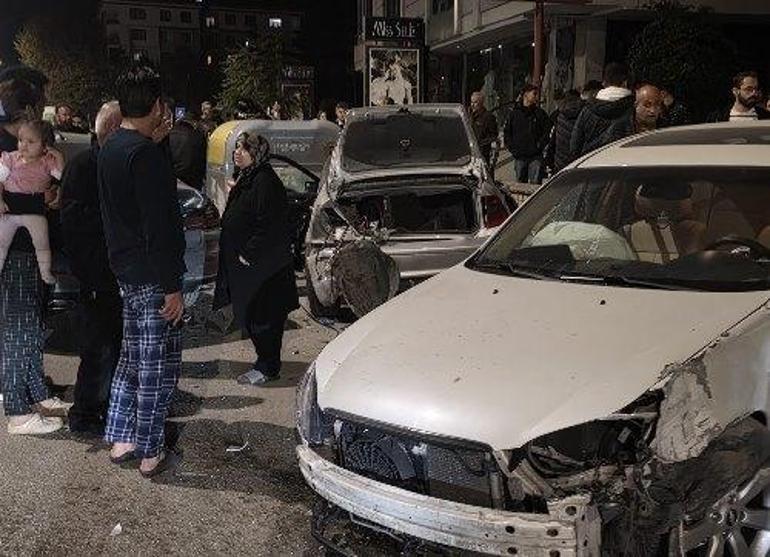 Çorumda iki otomobil çarpıştı: 4 yaralı
