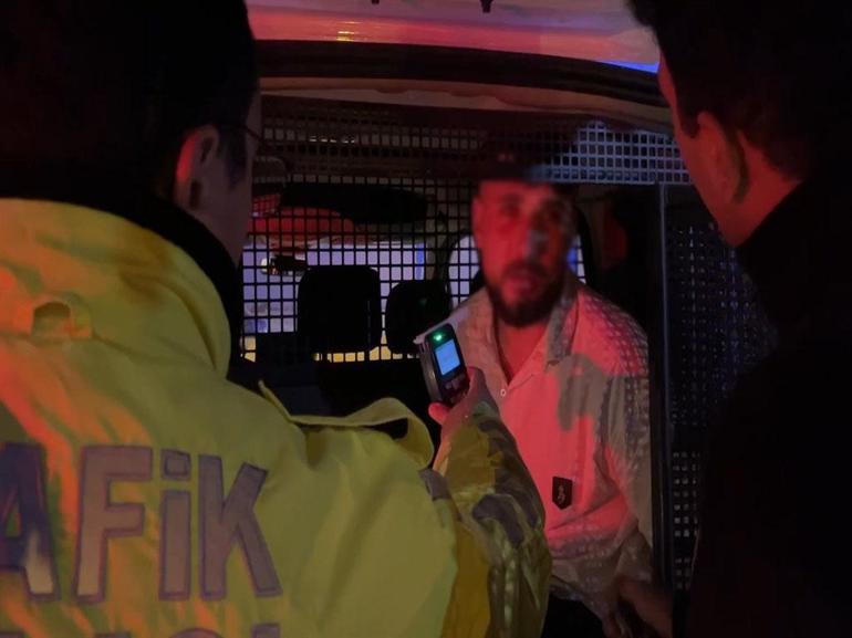 Bursa’da polisten kaçarken trafik lambasına çarpan alkollü sürücüye 420 bin lira ceza
