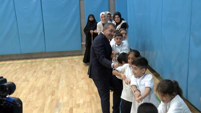 Bakan Yusuf Tekin: Oyunu öğrenmenin bir parçası olarak kabul ediyoruz