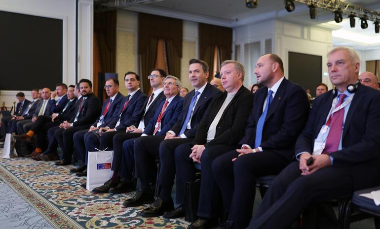 Bakan Bayraktar: Dünyanın enerjide belirsizliğe değil, güvenilir ortaklıklara ihtiyacı var