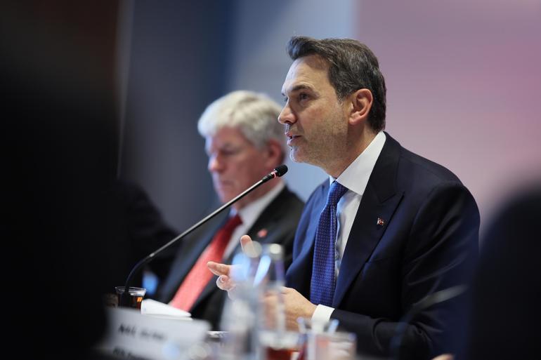 Bakan Bayraktar: Dünyanın enerjide belirsizliğe değil, güvenilir ortaklıklara ihtiyacı var