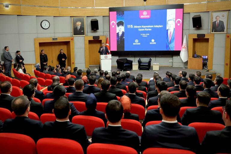 Bakan Çiftçi, kaymakam adaylarıyla bir araya geldi Bakan Çiftçi, kaymakam adaylarıyla bir araya geldi