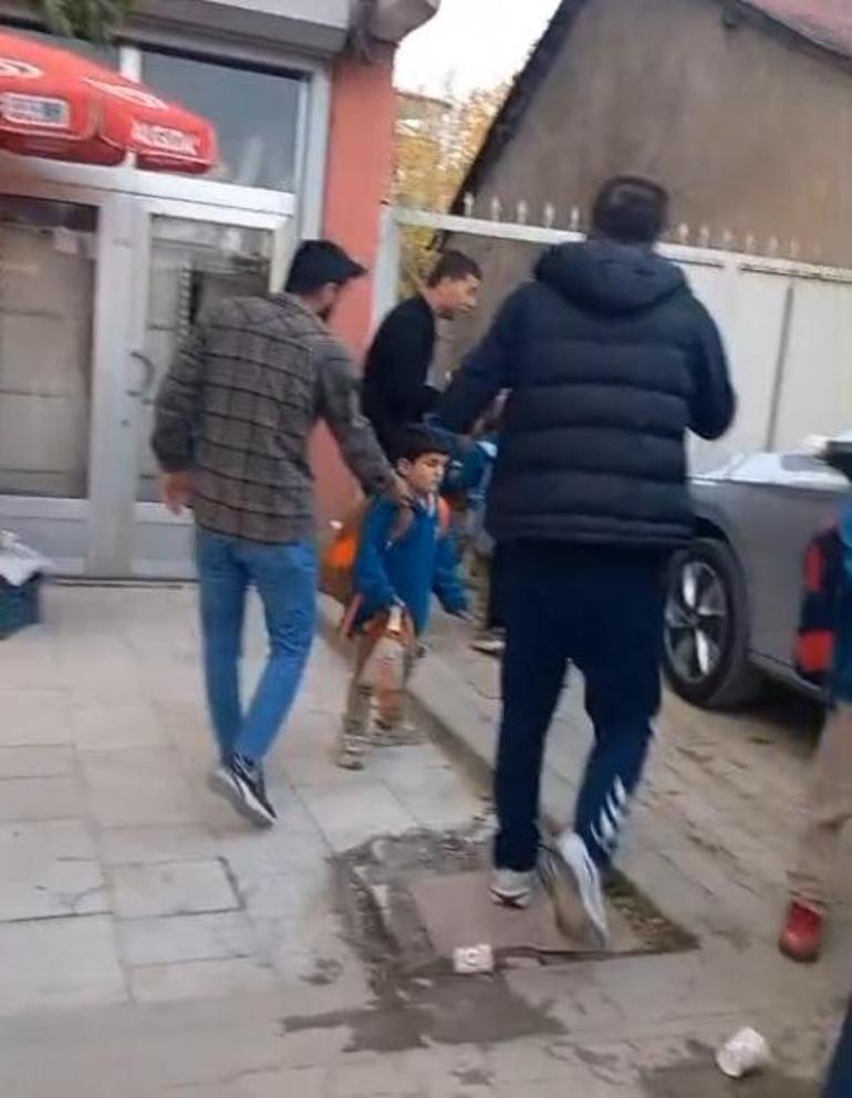 Yüksekova’da sürücüsü kalp krizi geçiren öğrenci servisi binaya çarptı