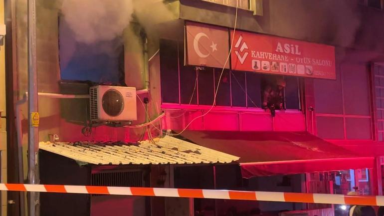 Bursada kıraathanede çıkan yangın söndürüldü