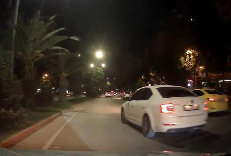 Adana’da selektör tartışmasında sürücünün küfür edip darp girişimi kamerada