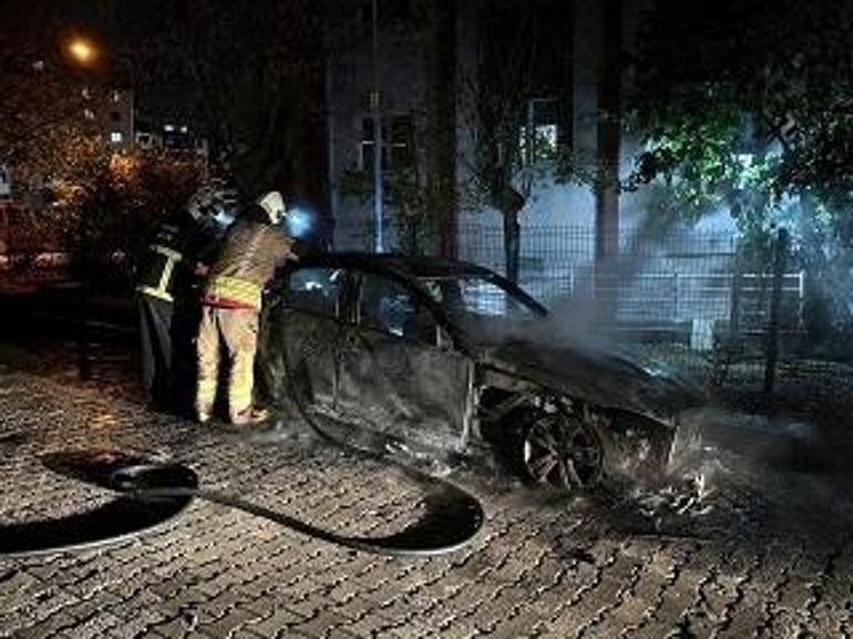 Edirne’de Bulgaristan plakalı otomobil alev alev yandı