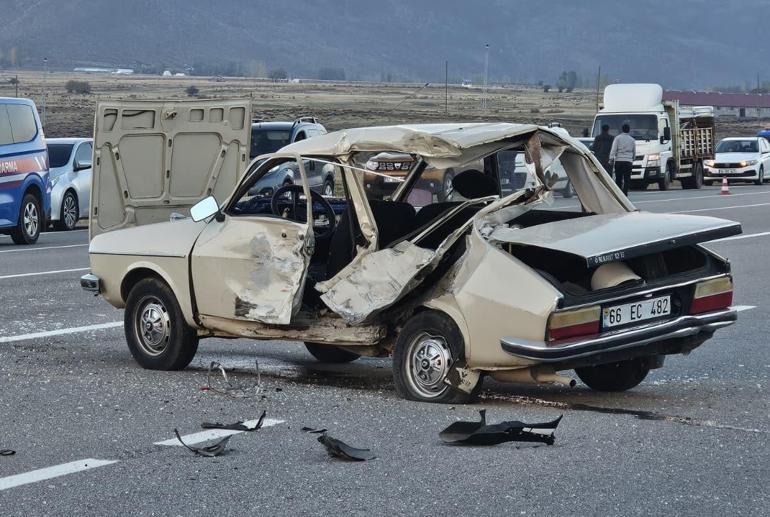 Bingölde otomobil ile çarpışan motosikletin sürücüsü ağır yaralandı