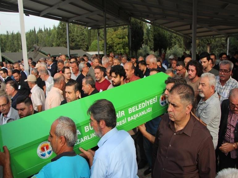 Teknenin batmasıyla hayatını kaybeden doktor, memleketinde toprağa verildi