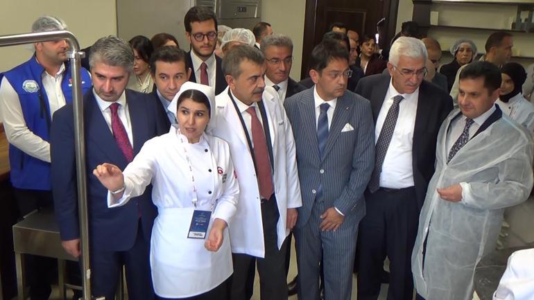 Bakan Tekin, Erzurum’da gastronomi lisesinin açılışına katıldı