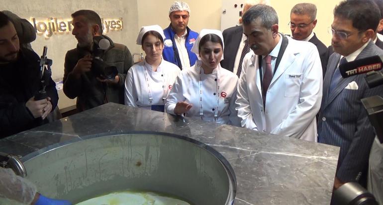 Bakan Tekin, Erzurum’da gastronomi lisesinin açılışına katıldı