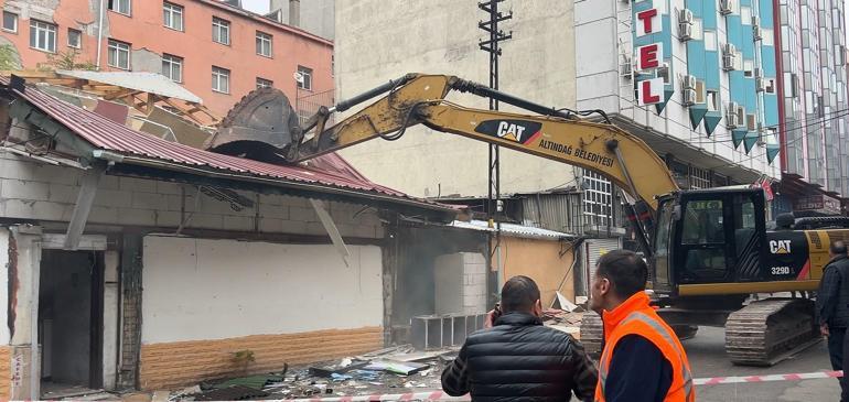 Ankara Ulusta eğlence mekanı ile 2 büfenin yıkımı yapıldı