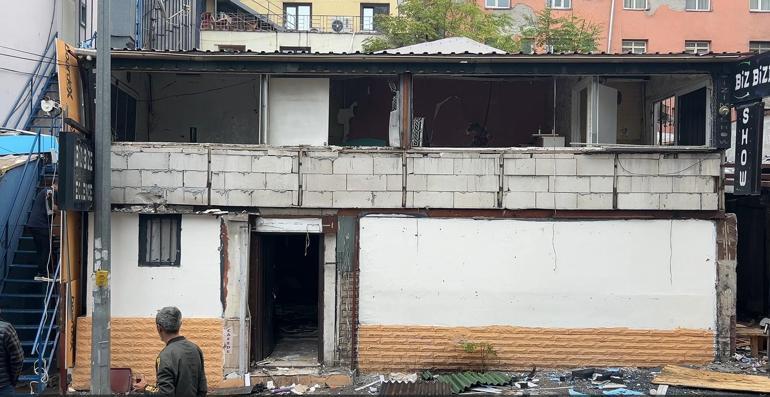 Ankara Ulusta eğlence mekanı ile 2 büfenin yıkımı yapıldı