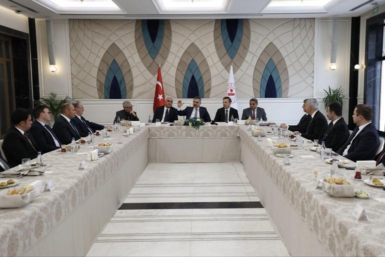 Bakan Çiftçi, 17 mülki idare amirine başarı belgesi verdi