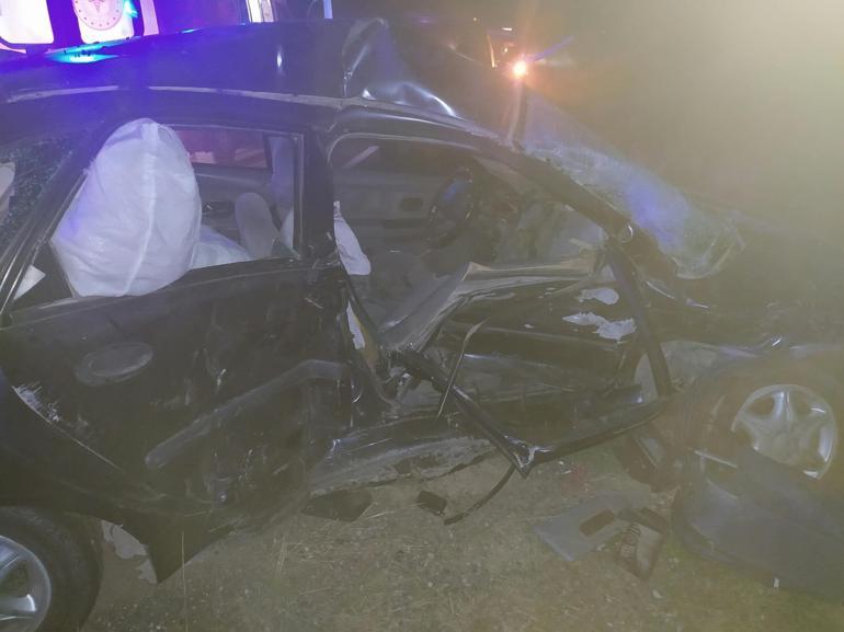 Mardin’de hafif ticari araç ile otomobil çarpıştı: 1 ölü, 3 yaralı
