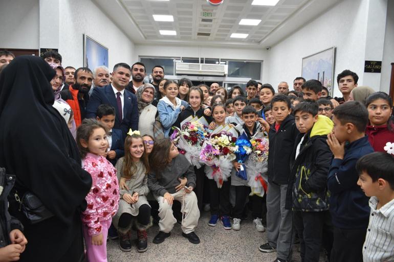 Milli Eğitim Bakanı Tekinden, Balkan şampiyonu sporculara karşılama