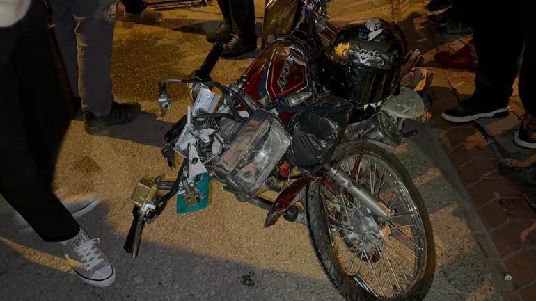 Minibüs ile motosiklet kafa kafaya çarpıştı: 1 yaralı