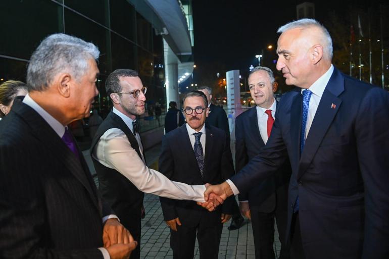 Ersoy: Farklı coğrafyalardan yükselen sesler, cumhuriyetimizin coşkusunda birleşti
