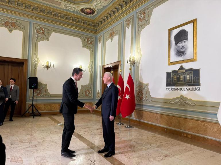 Vali Davut Gül, Cumhuriyetin 103üncü yılı kutlamaları kapsamında tebrikleri kabul etti