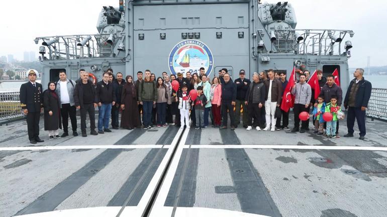 Dolmabahçe açıklarında demirleyen TCG Kemalreis ziyarete açıldı; fırkateyn havadan görüntülendi